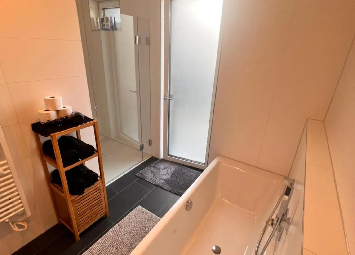Modernes City-Apartment - Top-Lage In Nuernberg דירה